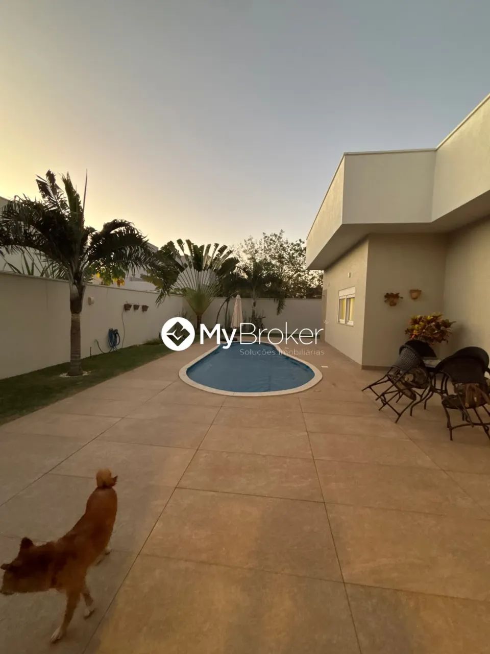 Aluga-se Casa Com 4 Quartos Sendo 3 Suítes no Condomínio Caribe - Foto 3