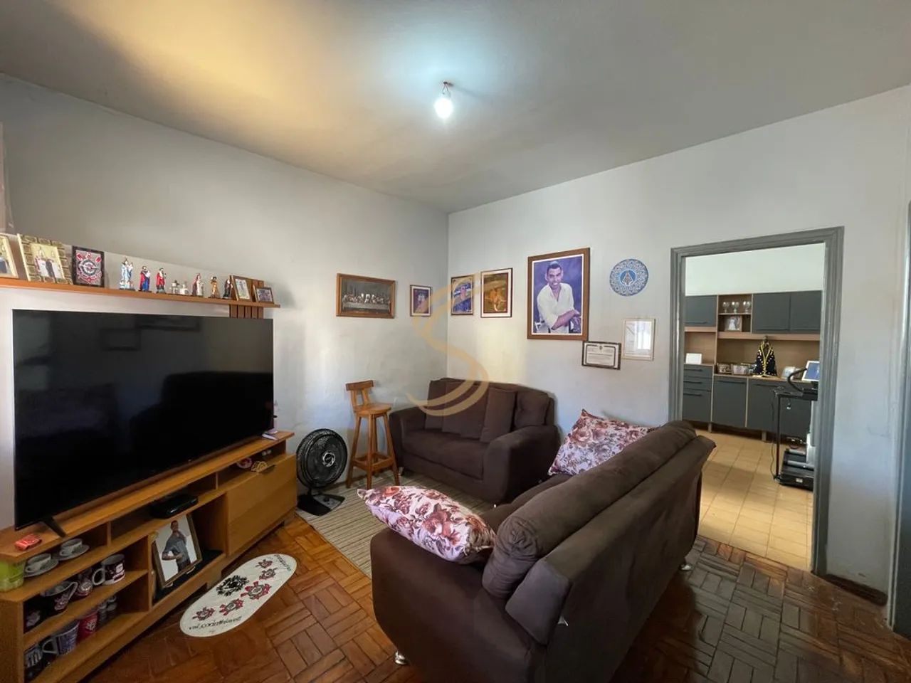 Casa à Venda no Centro com Amplo Quintal e Localização Privilegiada - Foto 5