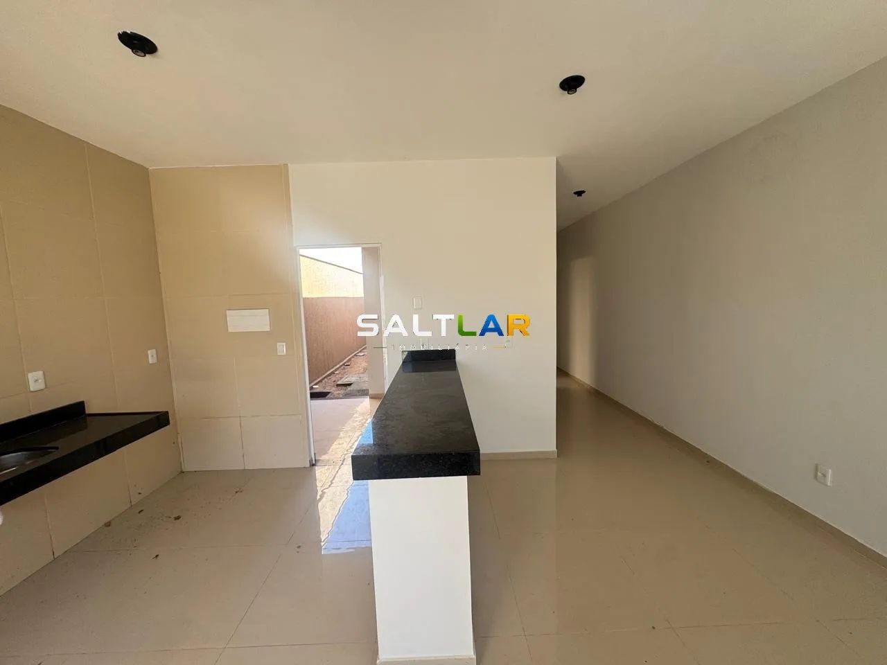 CASA À VENDA | EUSÉBIO | 3 SUÍTES / 2 VAGAS - Foto 2