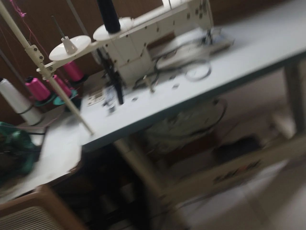 Vendo máquina Reta e orveloque em perfeito estado  - Foto 3