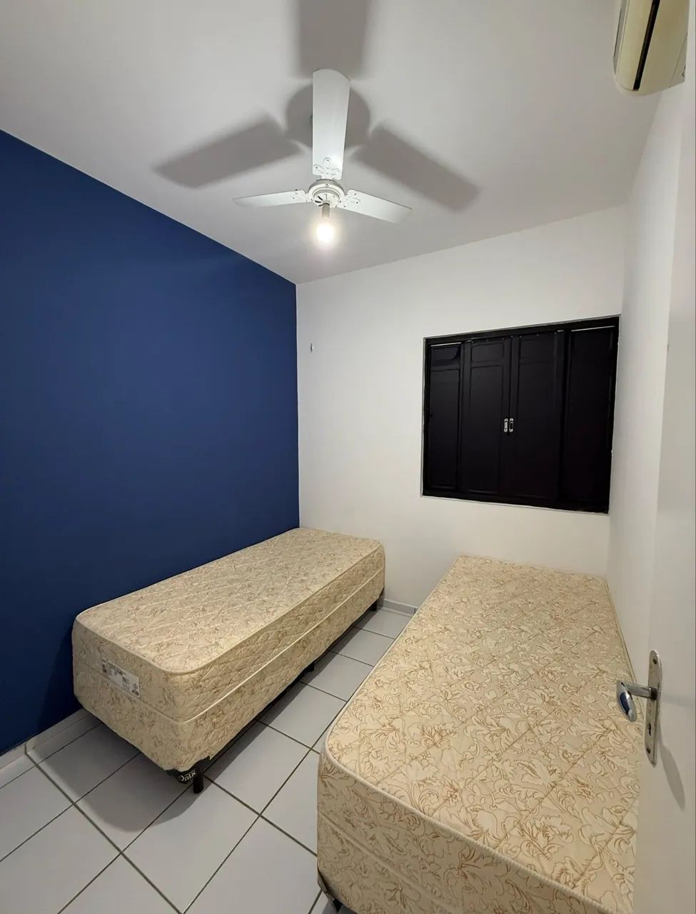 Cama, ar condicionado e Painel  - Foto 2