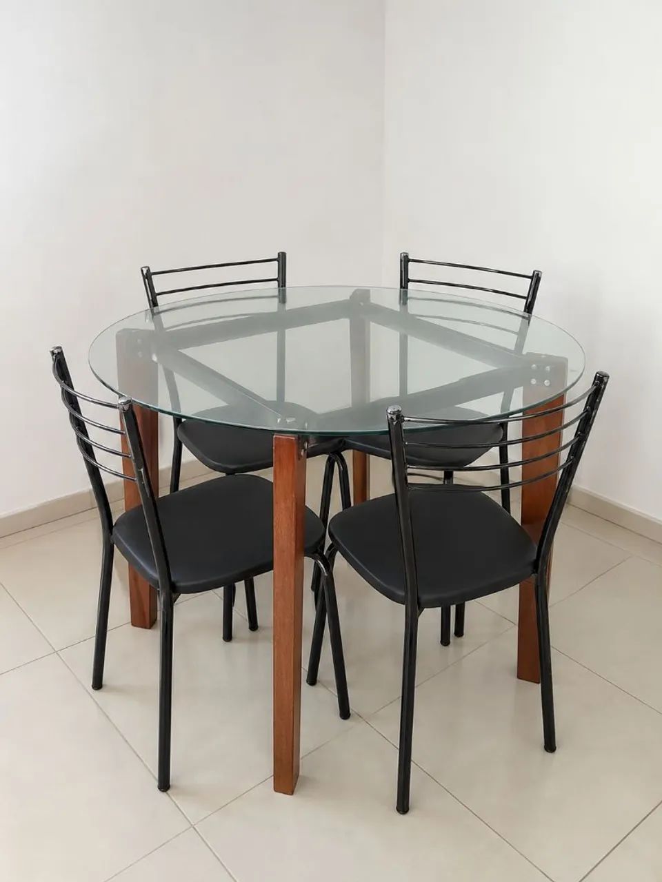 Mesa com cadeiras 