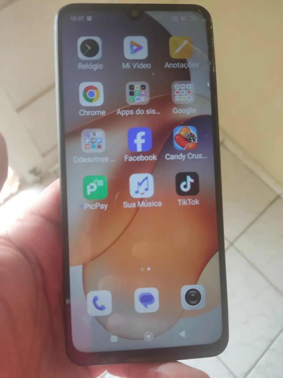Redmi 14c 128 gb tem um pequeno trinco  - Foto 2