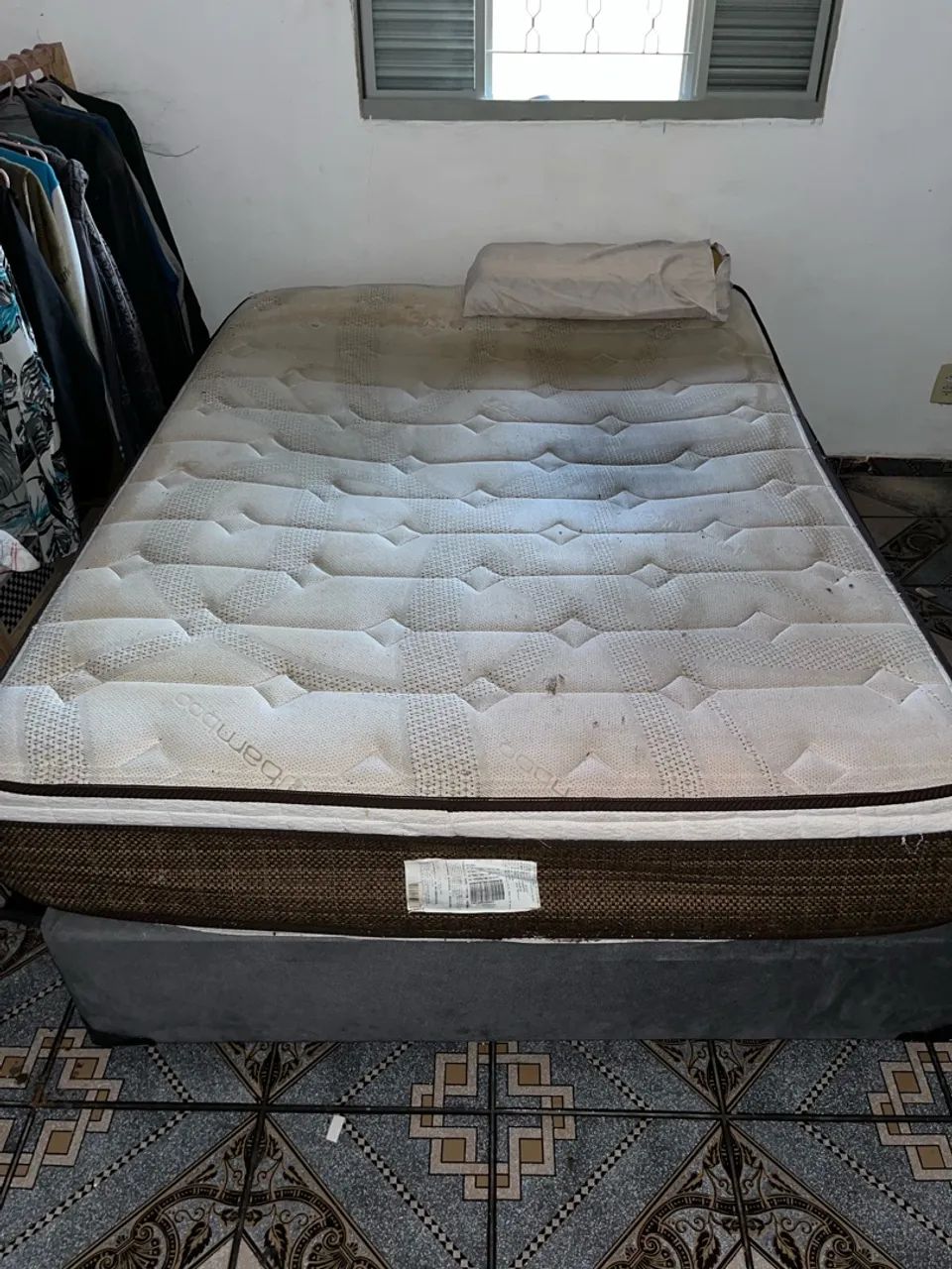 VENDE-SE CAMA DE CASAL + COLCHÃO