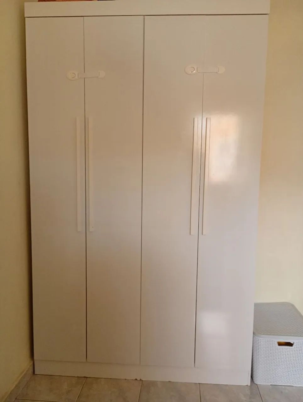 Guarda roupa solteiro 
