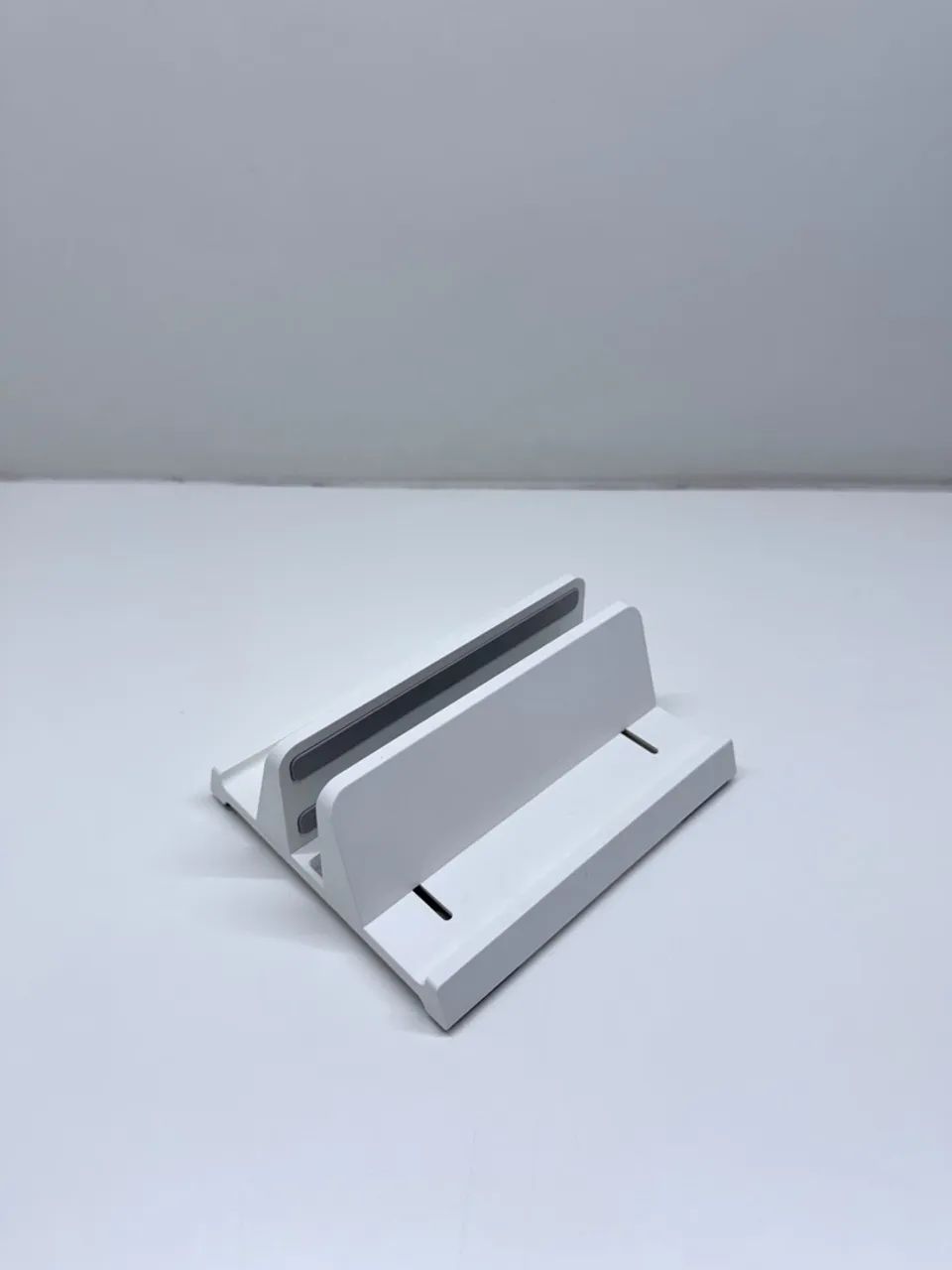 Suporte vertical para notebook 
