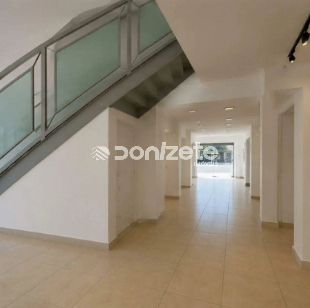 Prédio Comercial à venda no Centro de Santo André - Salão + Salas independentes - Foto 5