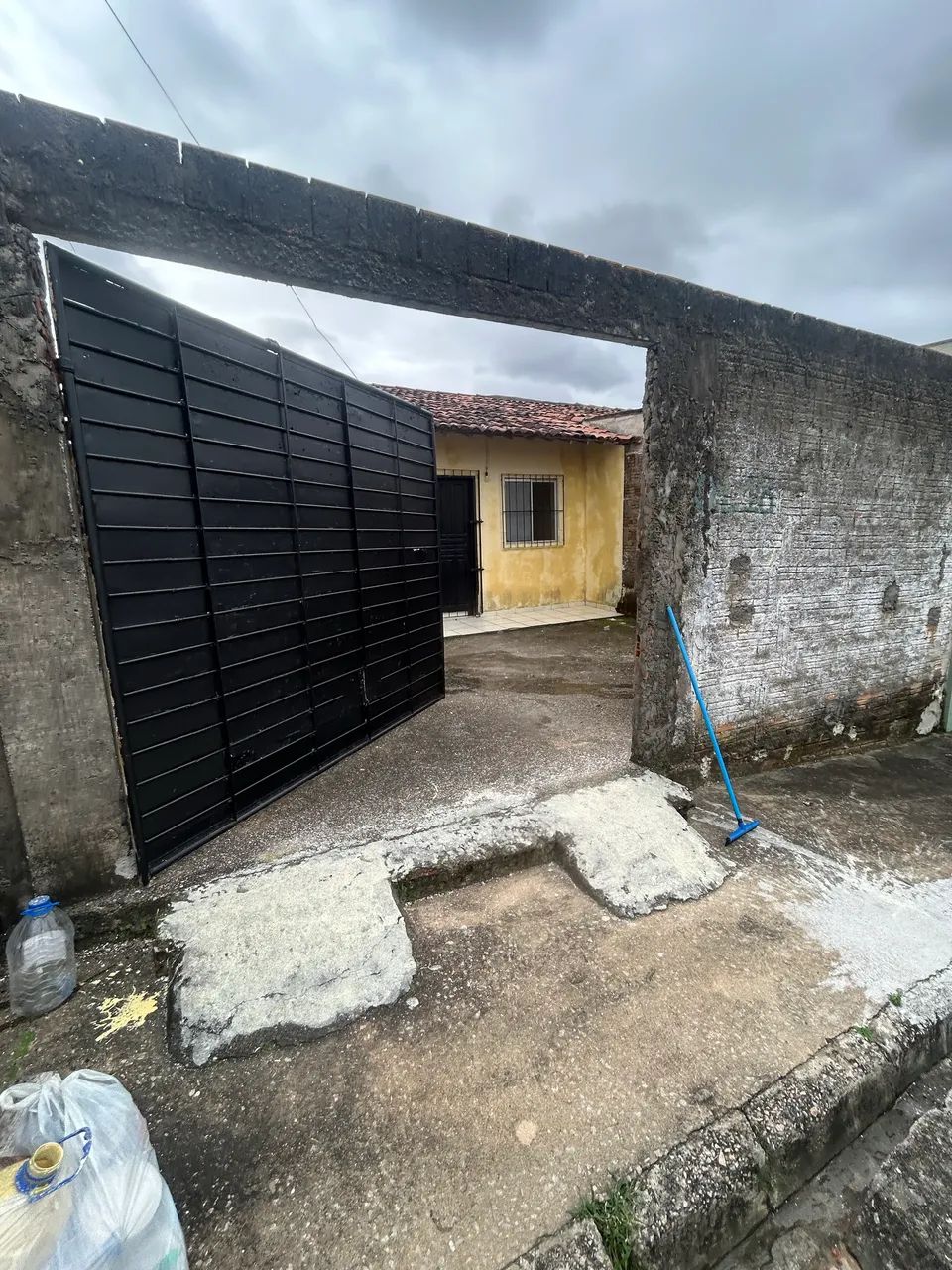 VENDE-SE OU ALUGA-SE ?    