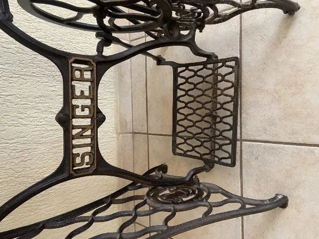 2 PÉS DE MÁQUINAS SINGER FERRO - Foto 3