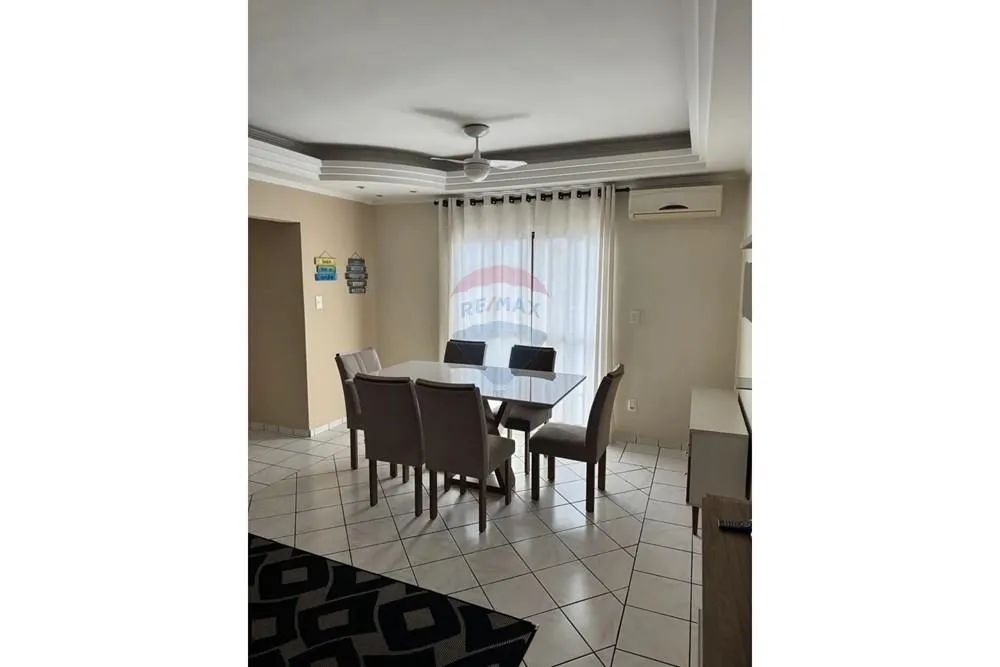 "Apê 95m² em Vila Barão - Ótimo Preço e Conforto"