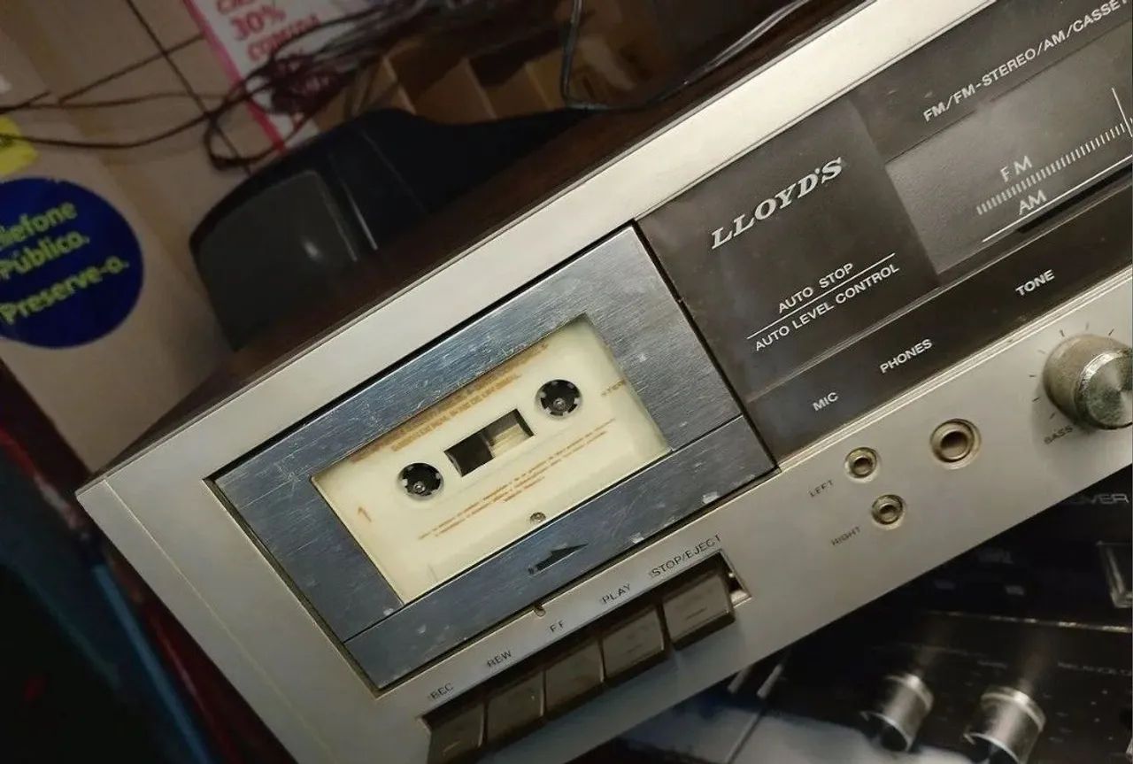 Receiver LLOYD`S