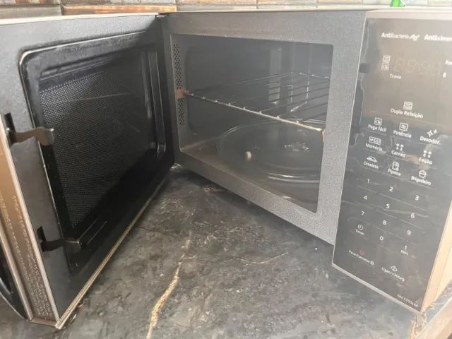  Micro-ondas Panasonic 27L Prata  Funcionando Perfeitamente - Foto 3
