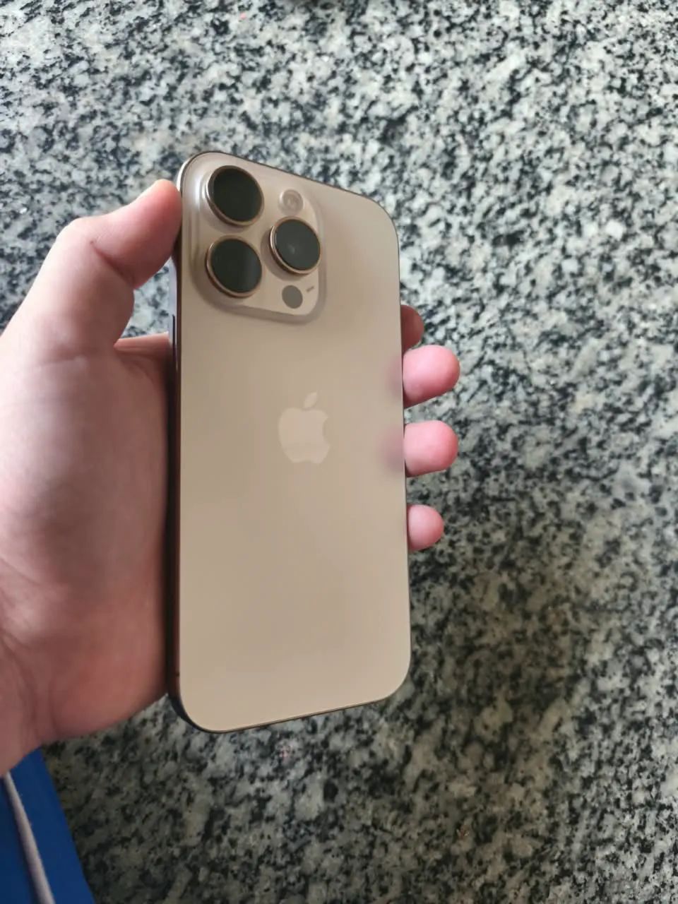 Vendo! iPhone 16 pro,128g,semi novo. - Foto 2