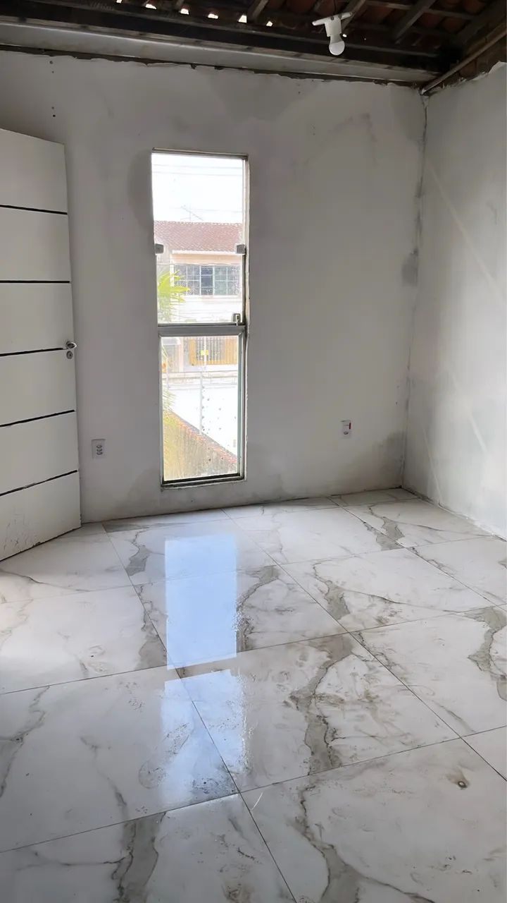 Alugo é excelente casa no Santos dumont 