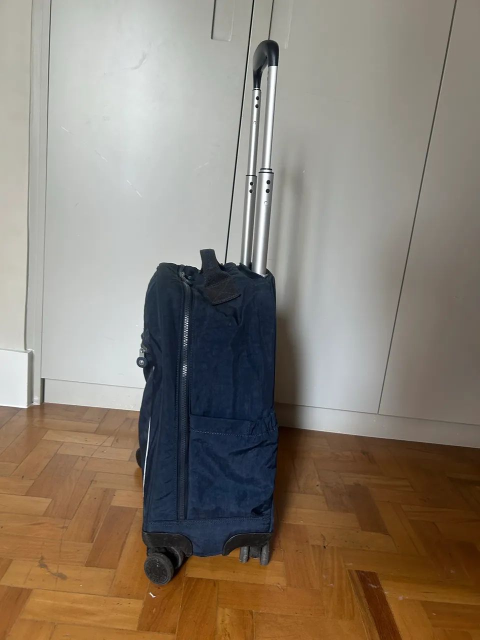 Mochila Kipling com rodinhas 360 em ótimo estado - Foto 2