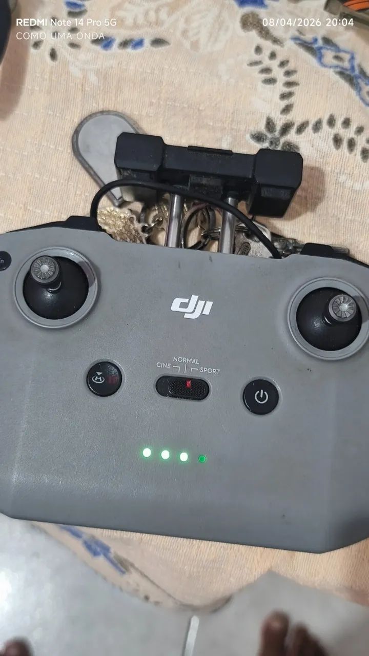 Controle remoto em perfeito estado mais carregador Dji Mini 2 e drone para pçs ou concerto - Foto 6
