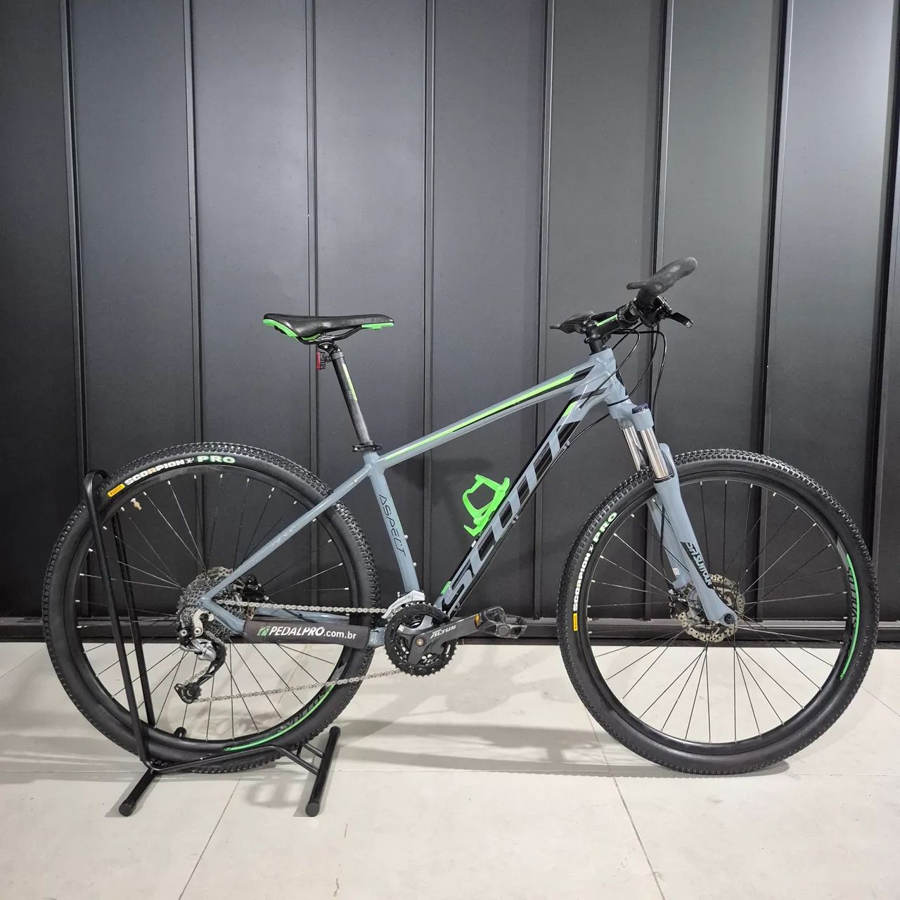 Scott Aro 29