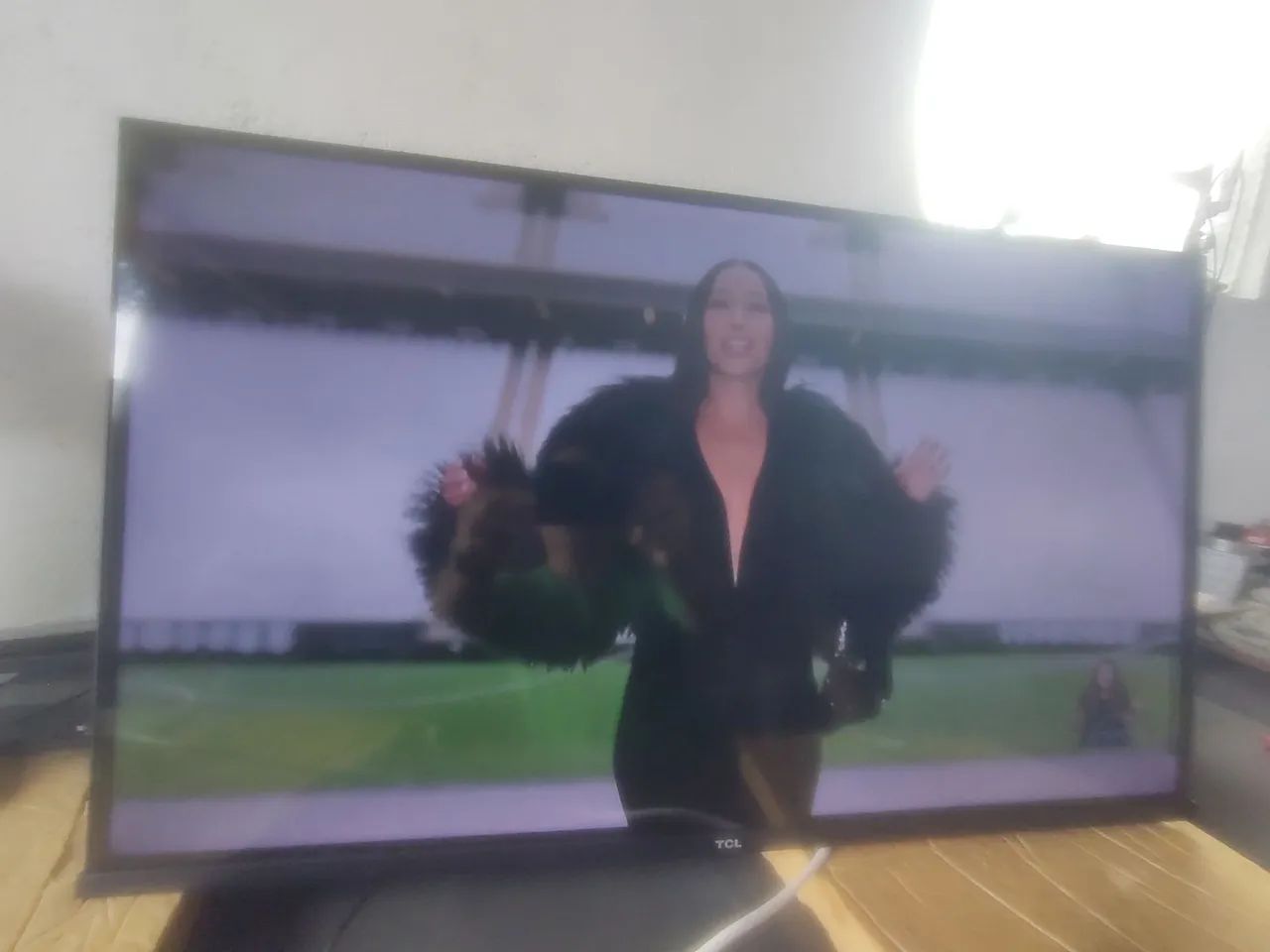 Tv vendo tv TCL 32 polegadas smartv semi nova  - Foto 4