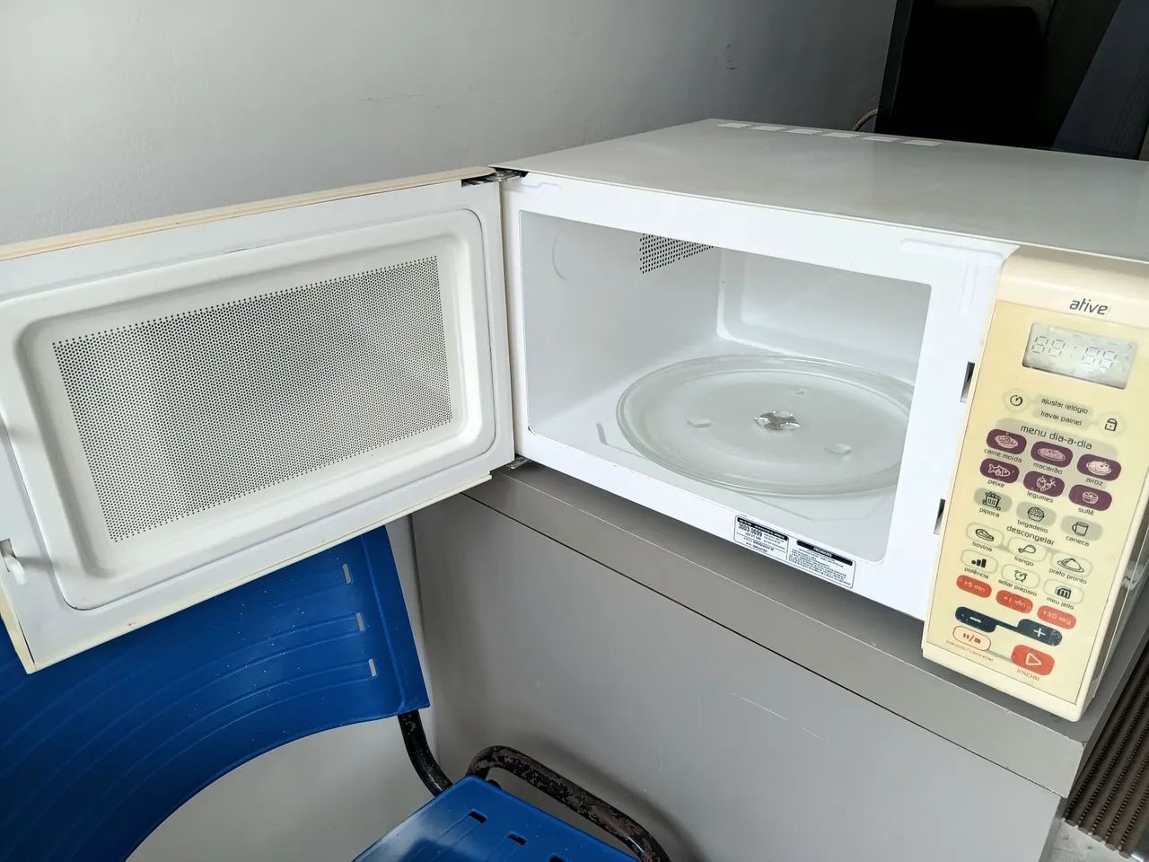 Microondas brastemp 32 litros aceitamos cartão de crédito  - Foto 2