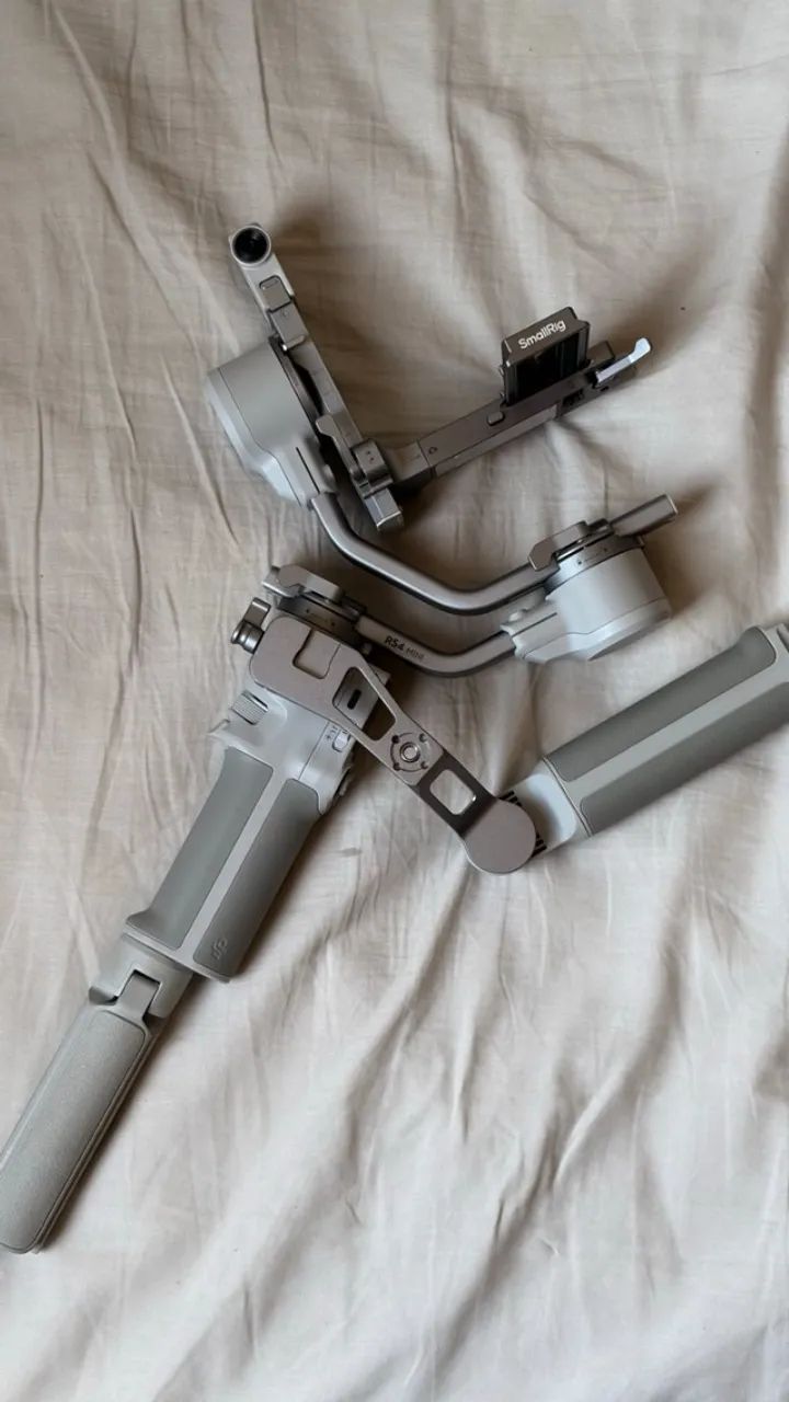 Gimbal DJI Ronin RS4 Mini - Combo com Camera Tracking e Handle - Foto 2