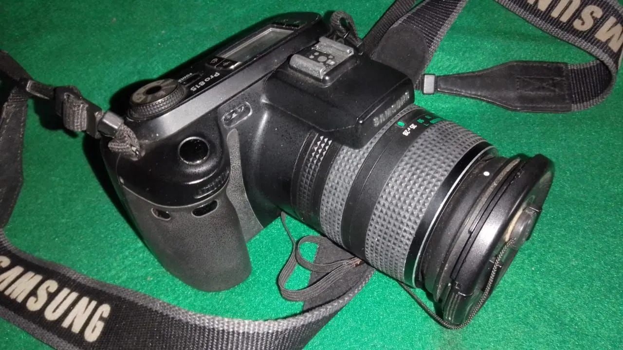 Câmera Samsung Pro 815 - Foto 3