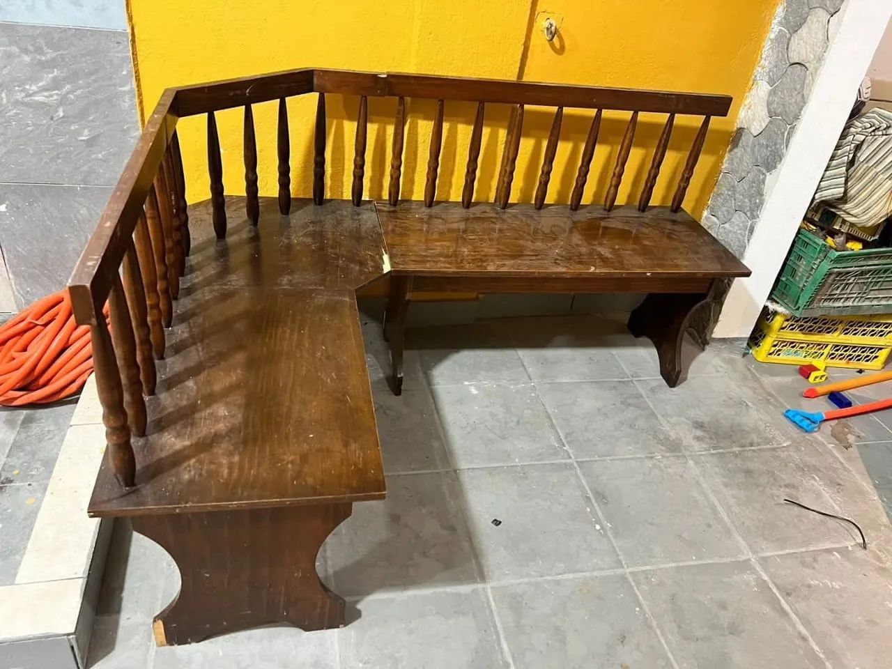 Mesa de canto alemão em madeira. - Foto 3
