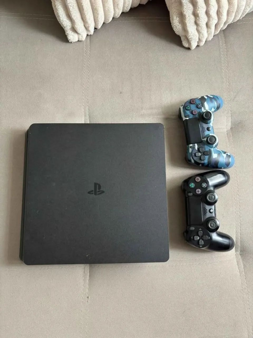 Playstation 4 slim