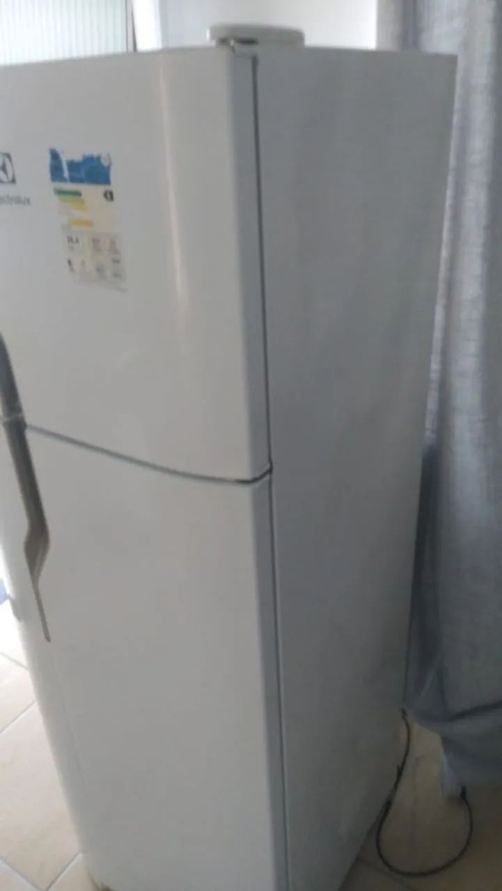 Geladeira Eletrolux 260L - Foto 2