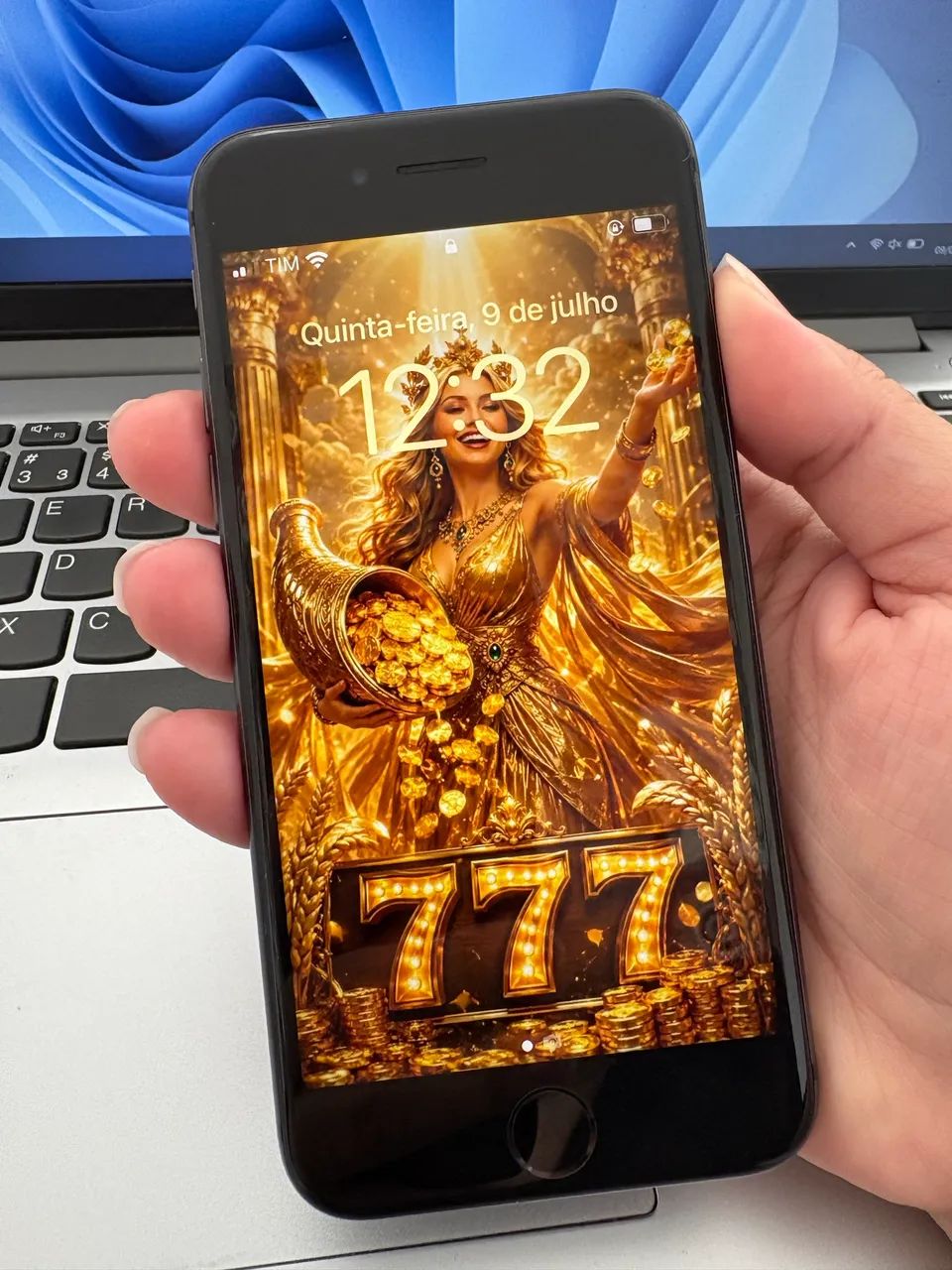 iPhone 8 com carregador  - Foto 2