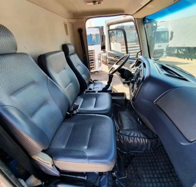 Ford cargo 1319 4x2 - 2013 Caçamba   - Foto 5