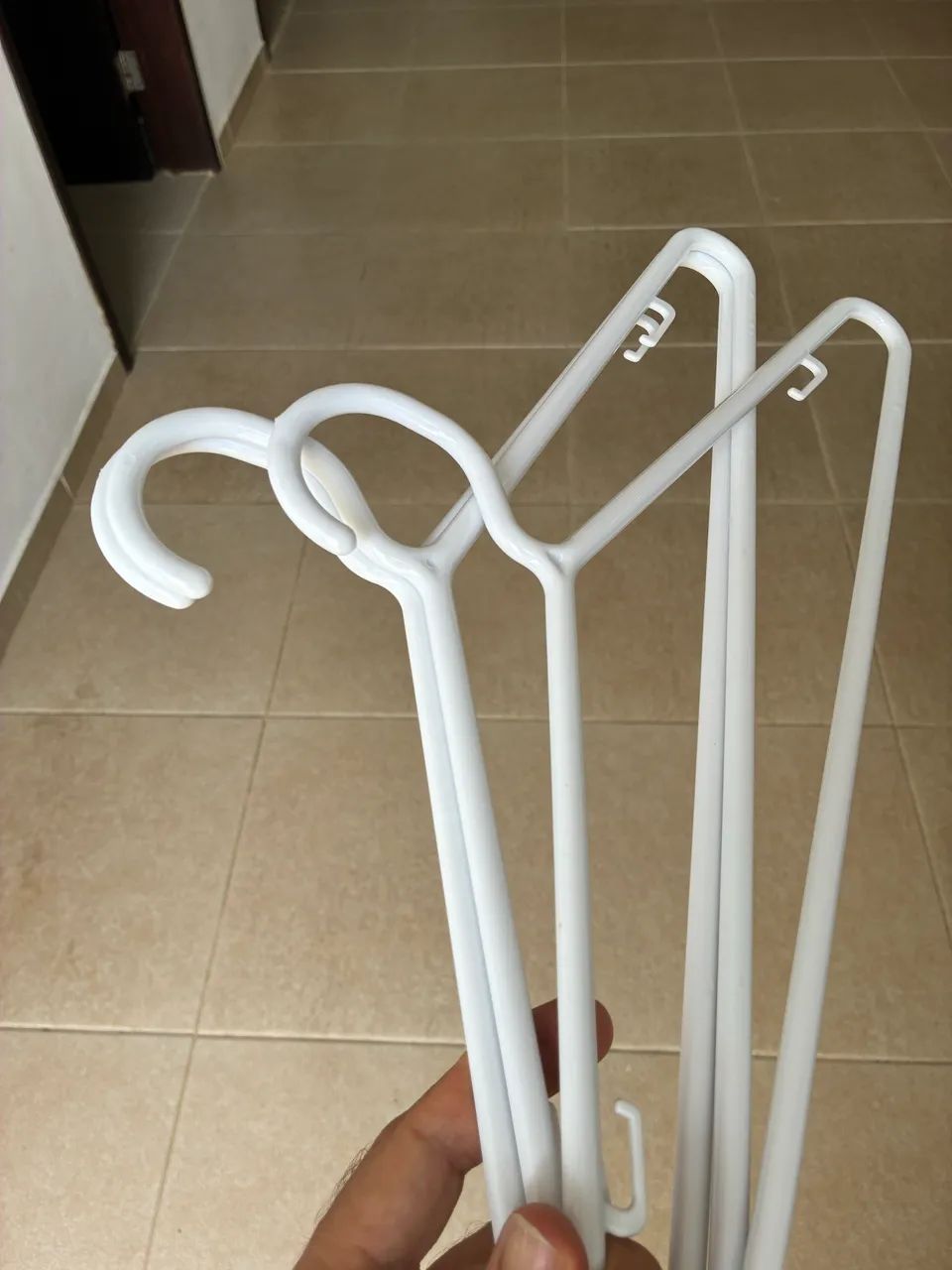 60 Cabides para roupa preto e branco - Foto 4