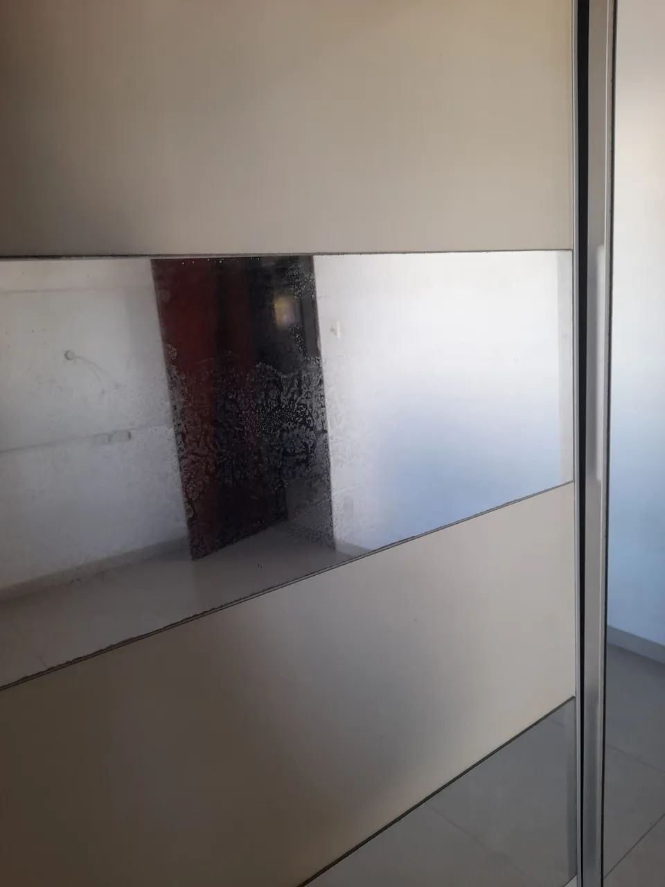 Guarda-roupa com espelhos MDF e laca - Foto 2