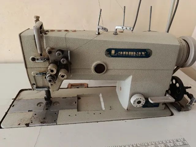 Máquina industrial pespontadeira