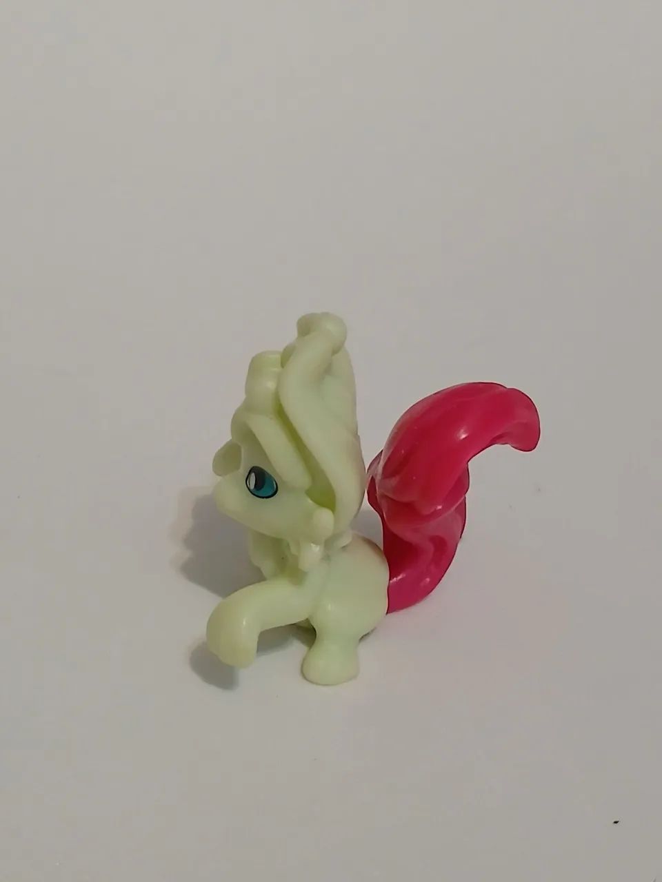 Brinquedo Kinder Ovo bichinho - Foto 4