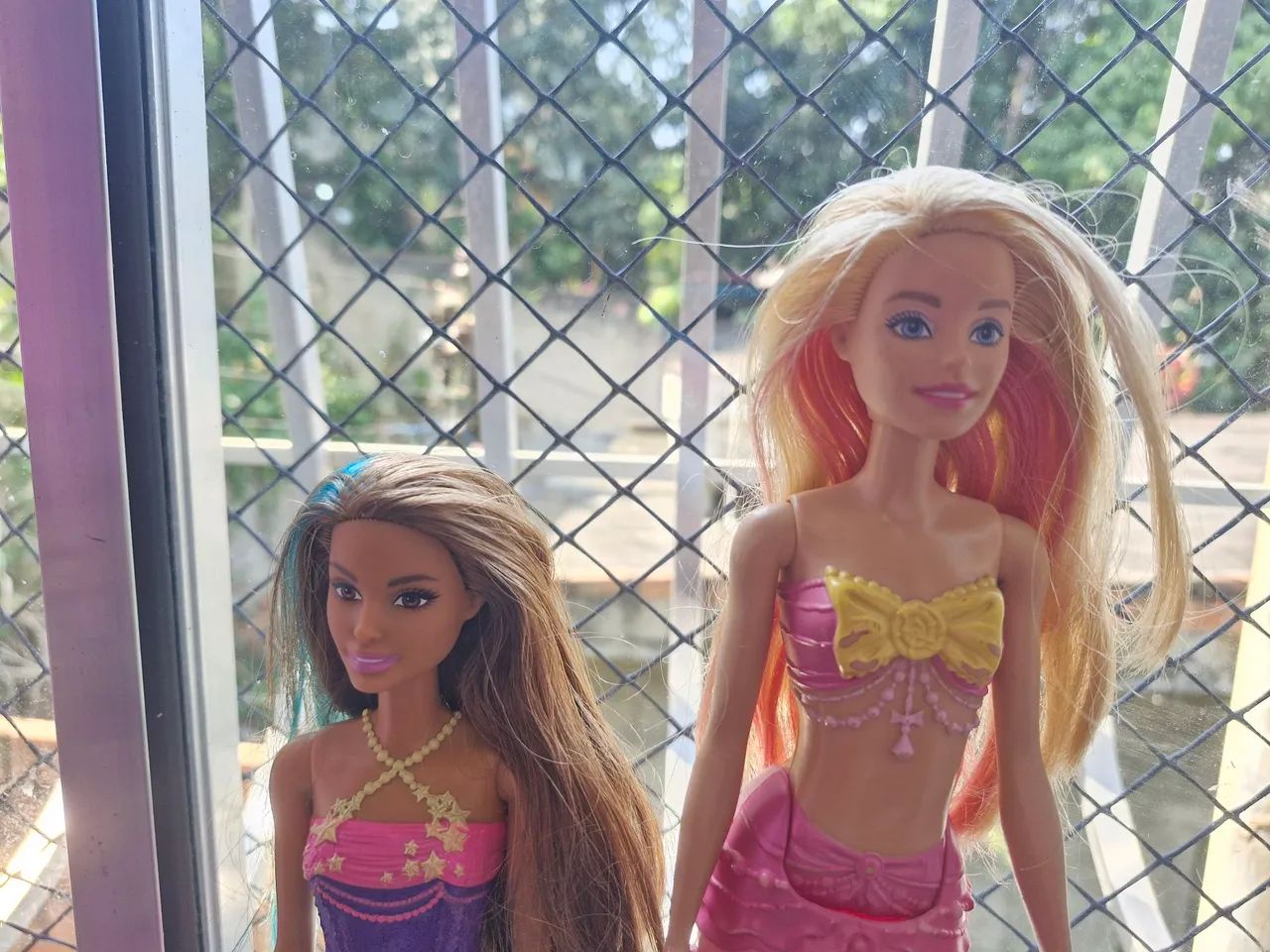 Lote de Barbie Sereia e Princesa - Foto 4
