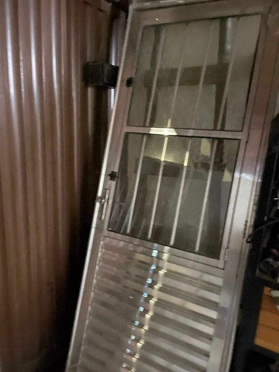 Selling door
