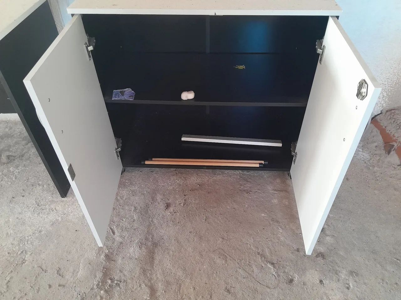 Mesa e armário  - Foto 2