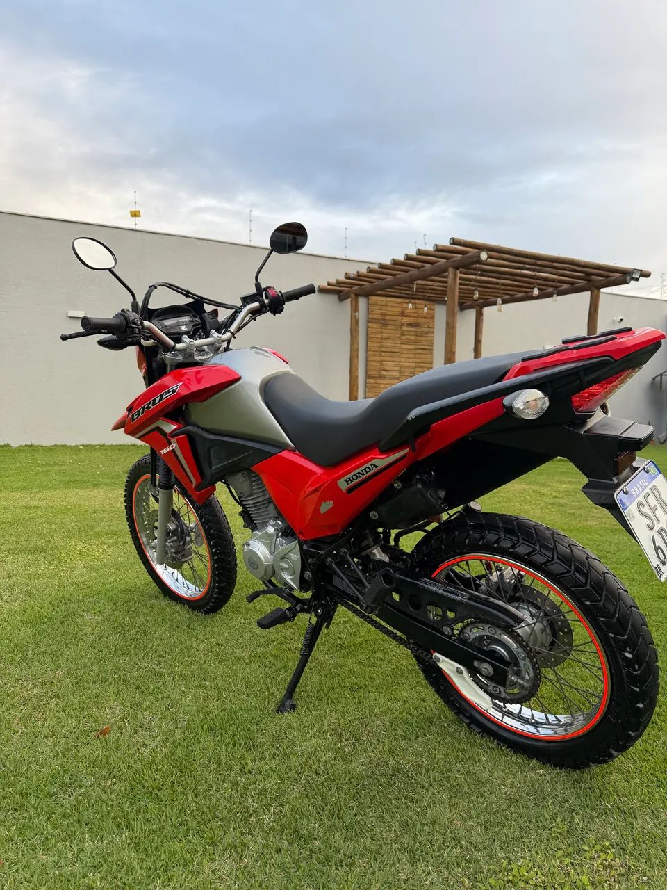 Bros 160