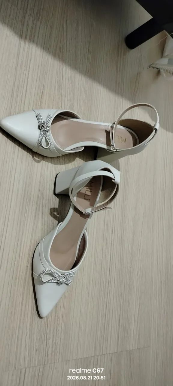 Scarpin off White de salto grosso