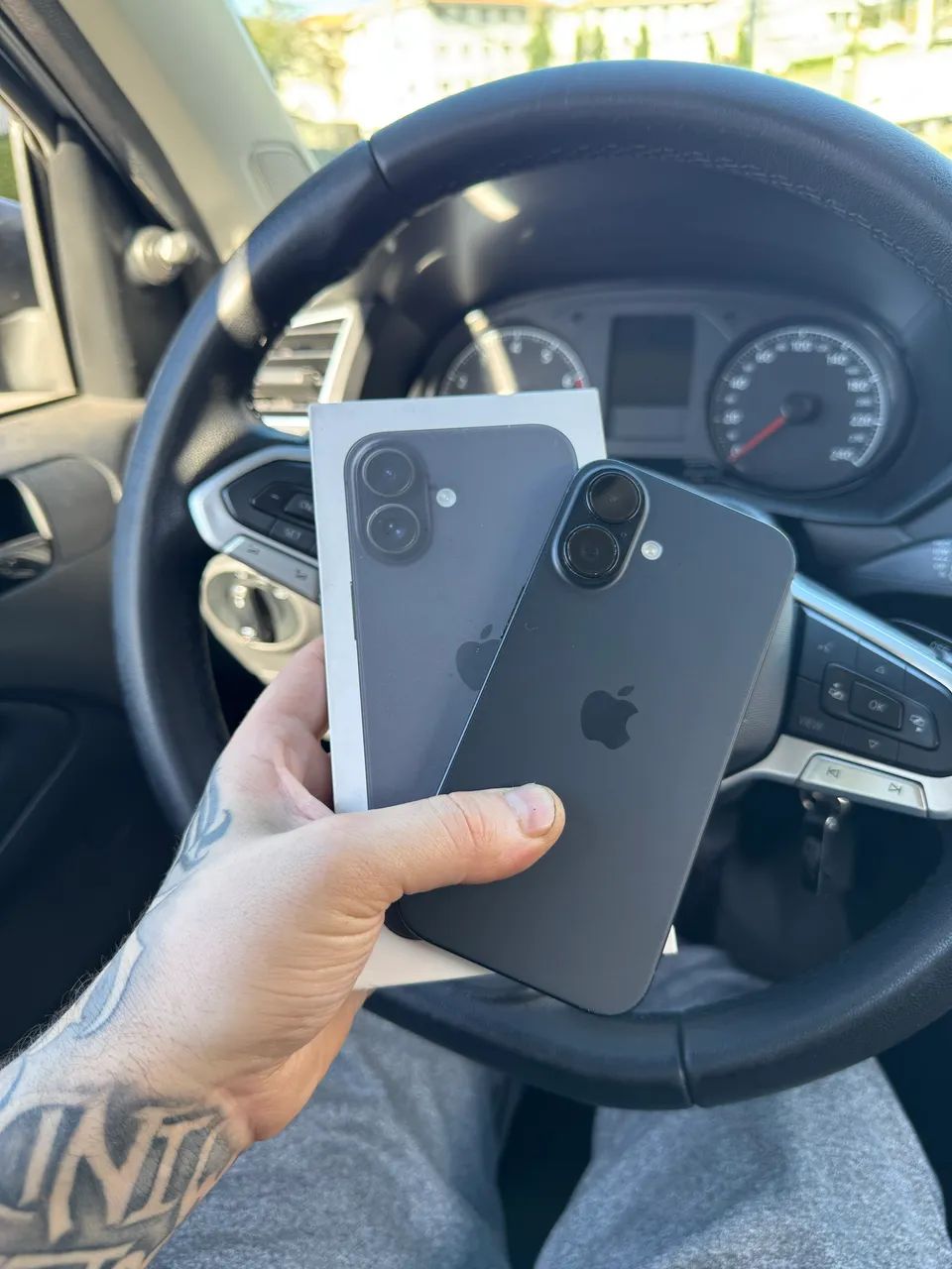 iPhone 16 128gb | Tela quebrada  - Foto 2