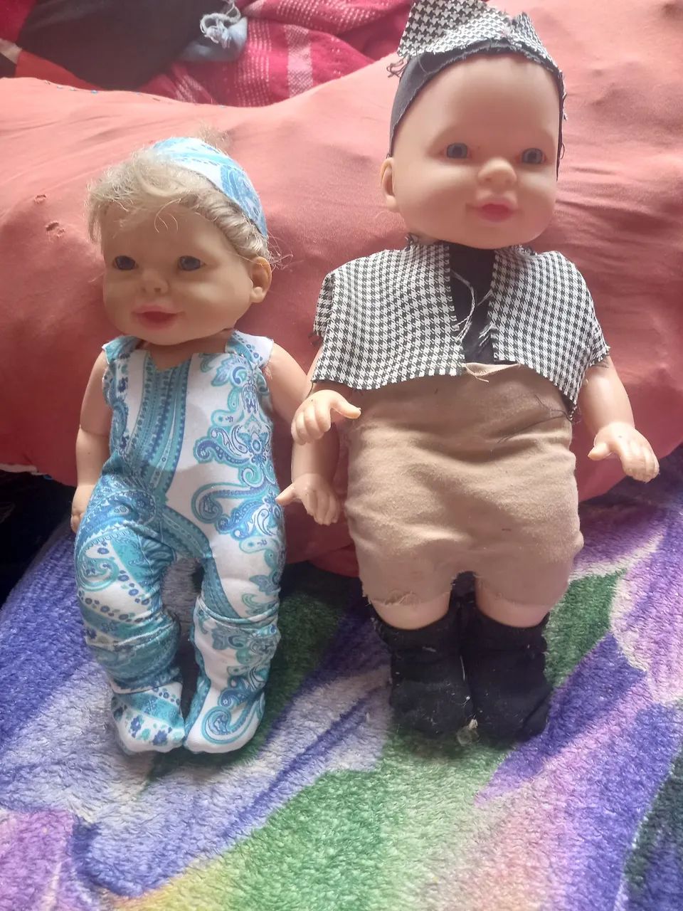 Vendo duas bonecas 