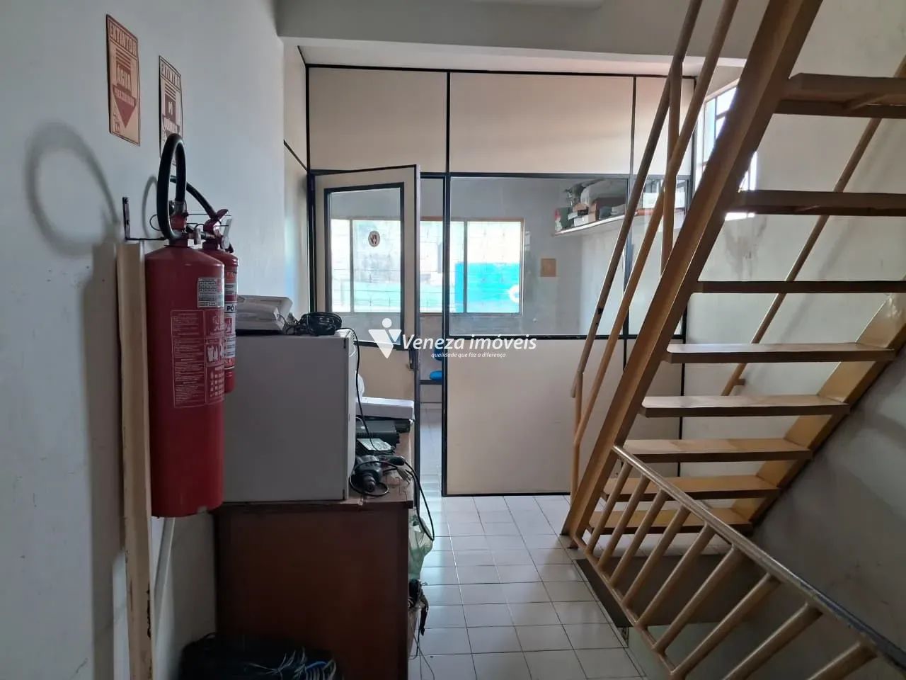 Prédio comercial com três pavimentos no Dirceu  R$ 300 mil - Foto 2