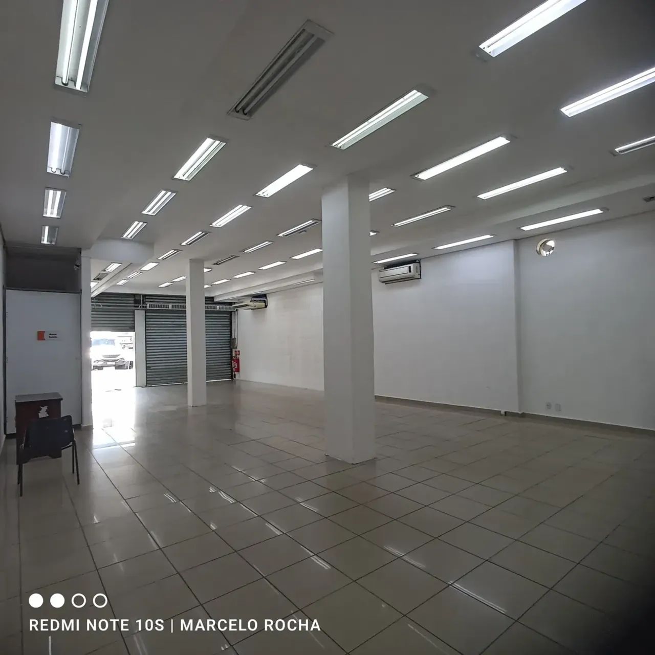 Lojão para aluguel com 180 metros quadrados no Centro - Cotia - SP