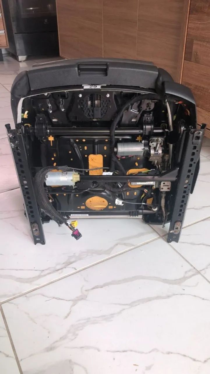 Banco da Amarok highline lado do motorista - Foto 2