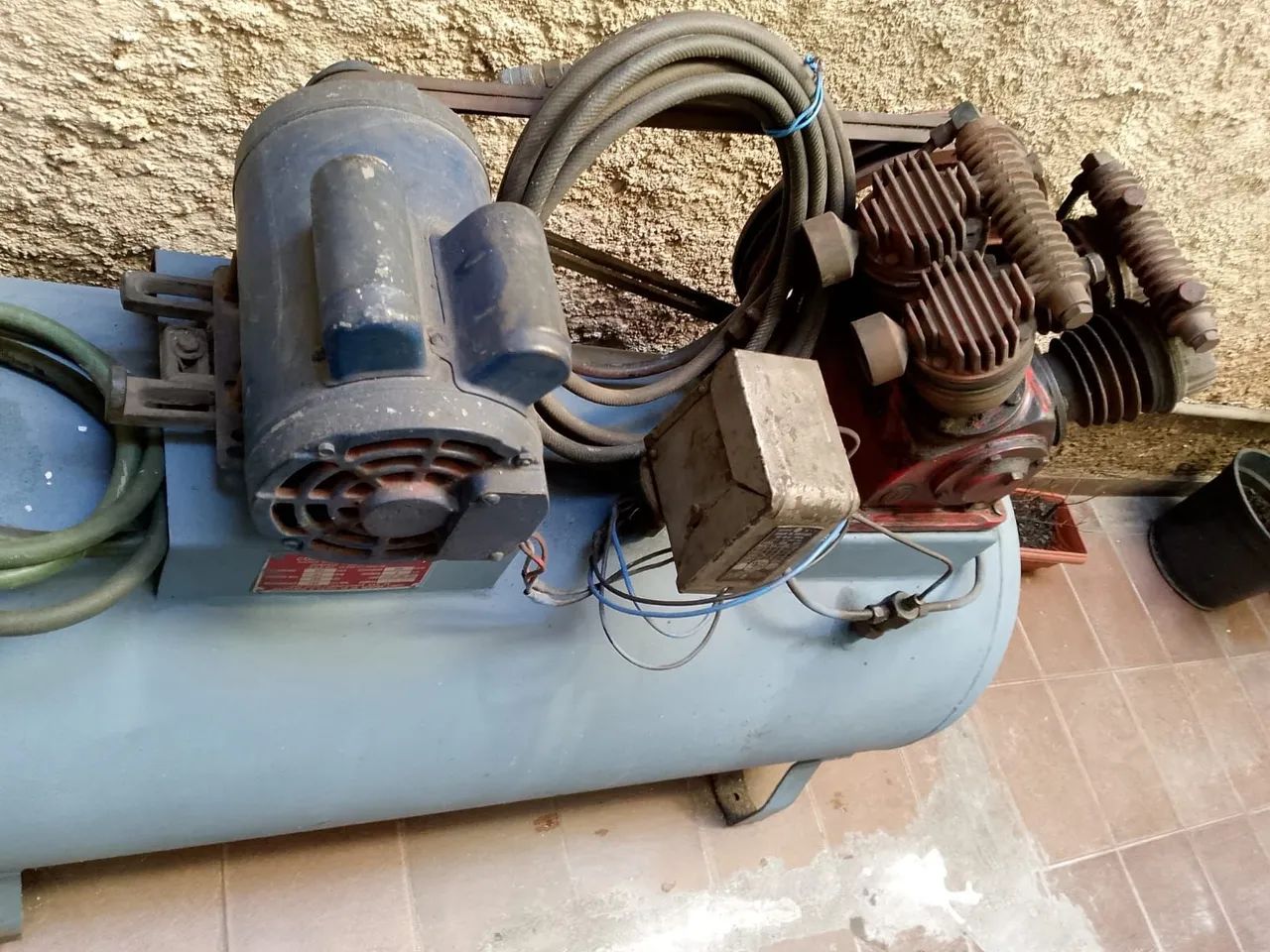 Compressor Douat 250L C/ Mangueira - Foto 2