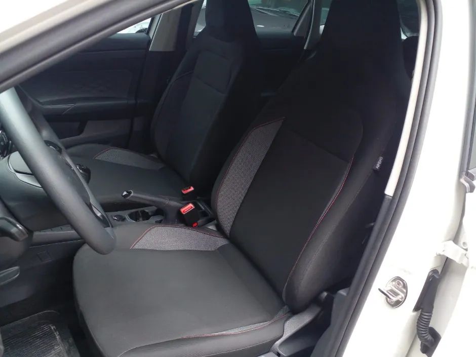 Volkswagen Polo Track 1.0 Flex 12V 5p, foto 8 de 9