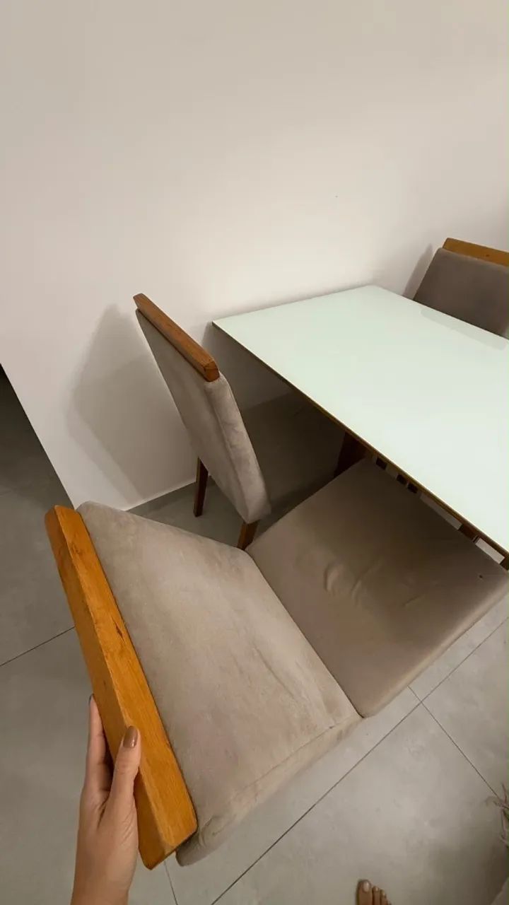 Mesa com 4 cadeiras  - Foto 3