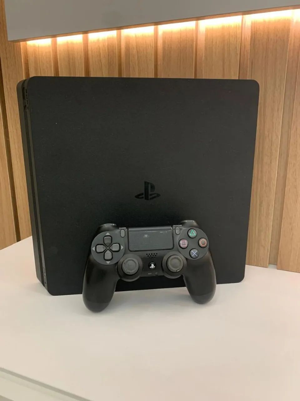 Ps4 slim 1 tb + 1 jogo PES 2021