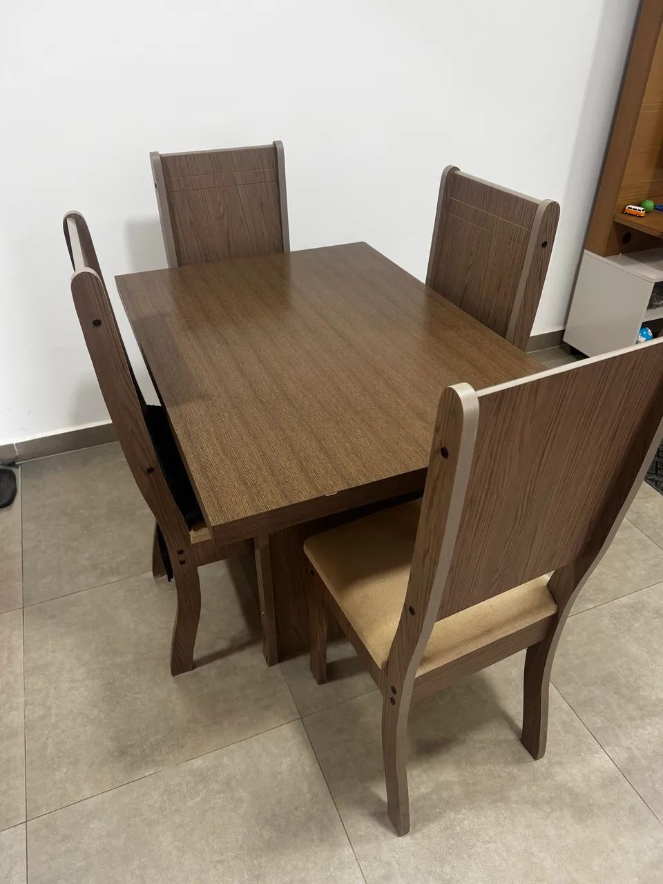 Mesa com 4 cadeiras  - Foto 3
