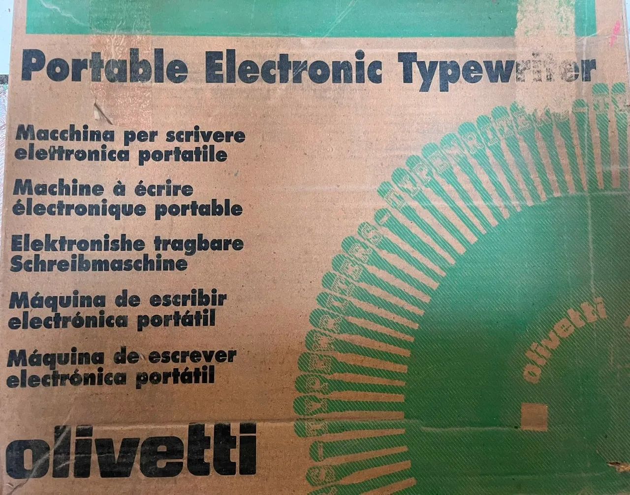 Máquina de datilografar elétrica olivetti  - Foto 2